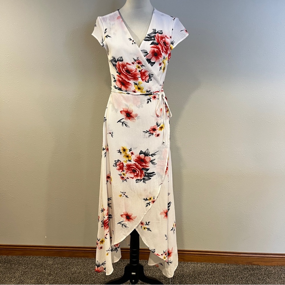 Cupshe Floral short sleeve‎ midi Wrap Dress size medium